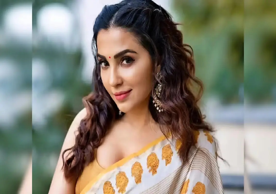 Parvati Nair prepares for a new chapter as she eyes Bollywood debut - News Karnataka