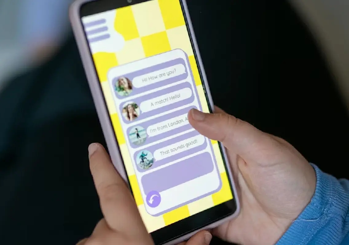 Police investigate explicit WhatsApp group targeting schoolchildren - News Karnataka