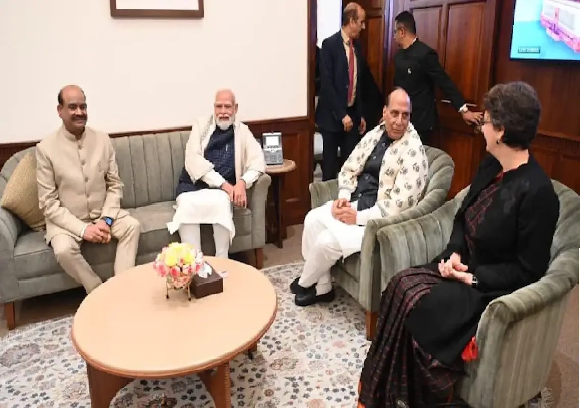 Priyanka Gandhi’s anecdote lightens mood at Parliament tea party - News Karnataka