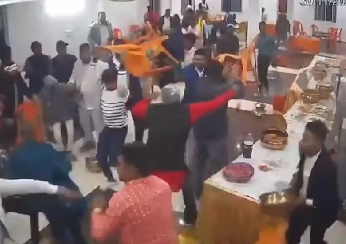 Rasgulla shortage triggers mass brawl at wedding, families clashing - News Karnataka