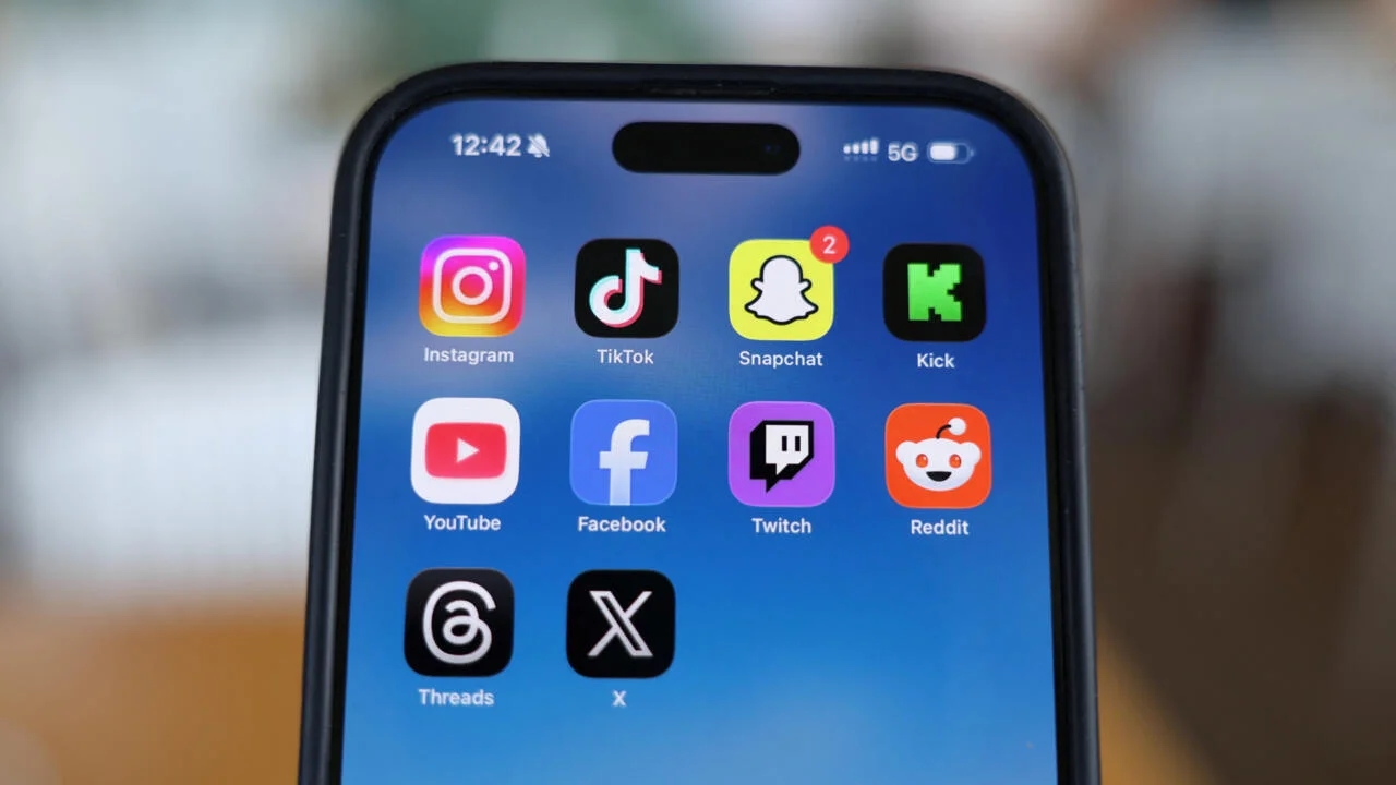 Reddit challenges Australia’s under-16 social media ban in High Court - News Karnataka