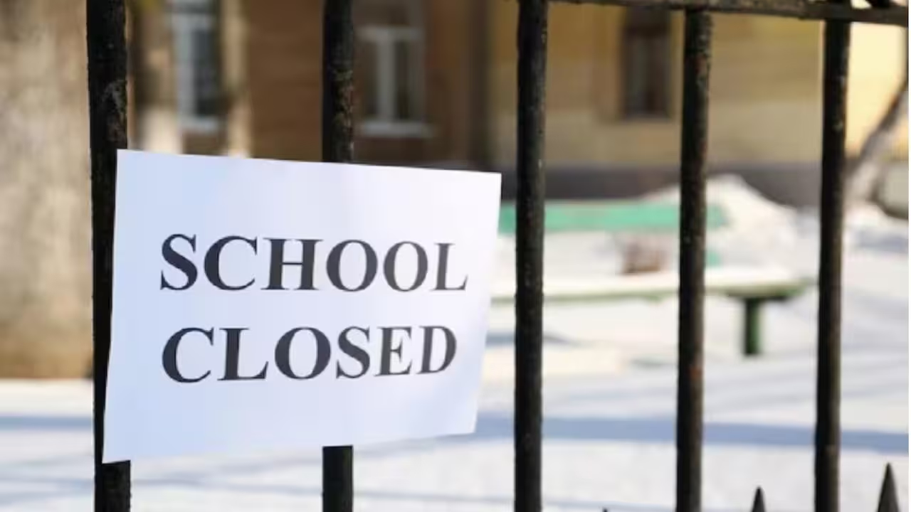 Schools shift online, close or change timings as winter bites north India - News Karnataka