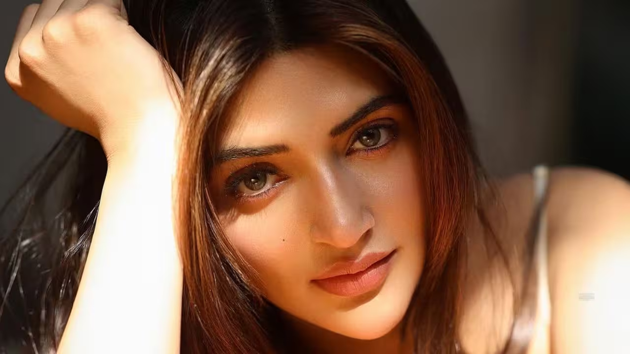 Sreeleela urges fans to stop sharing AI-generated fake videos - News Karnataka