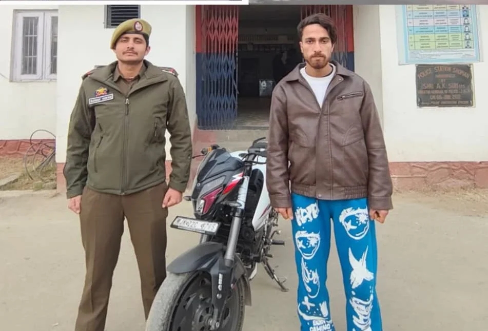 Stunt biker booked after risky road act in Shopian - News Karnataka