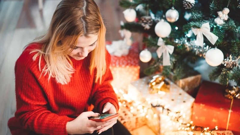 Switch off phones this Christmas, parents urged to reconnect with children - News Karnataka