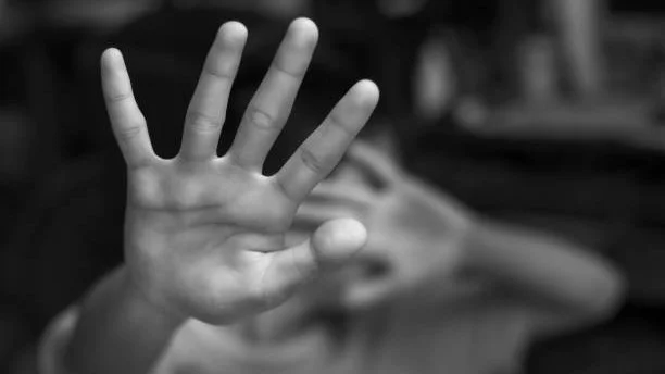 Teacher, wife accused of assaulting students at Hassan government school - News Karnataka