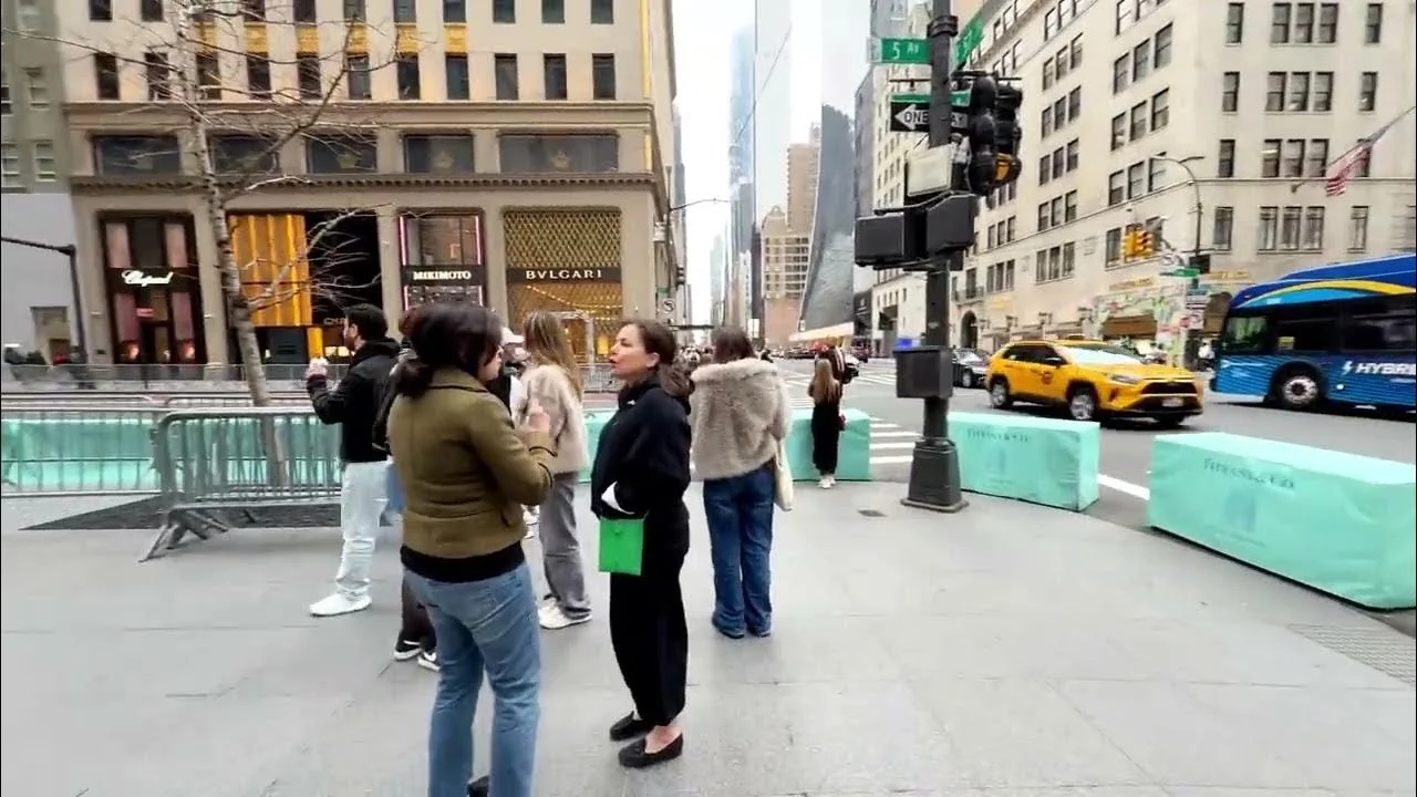 Trump lookalike steals the show directing traffic on NYC street - News Karnataka