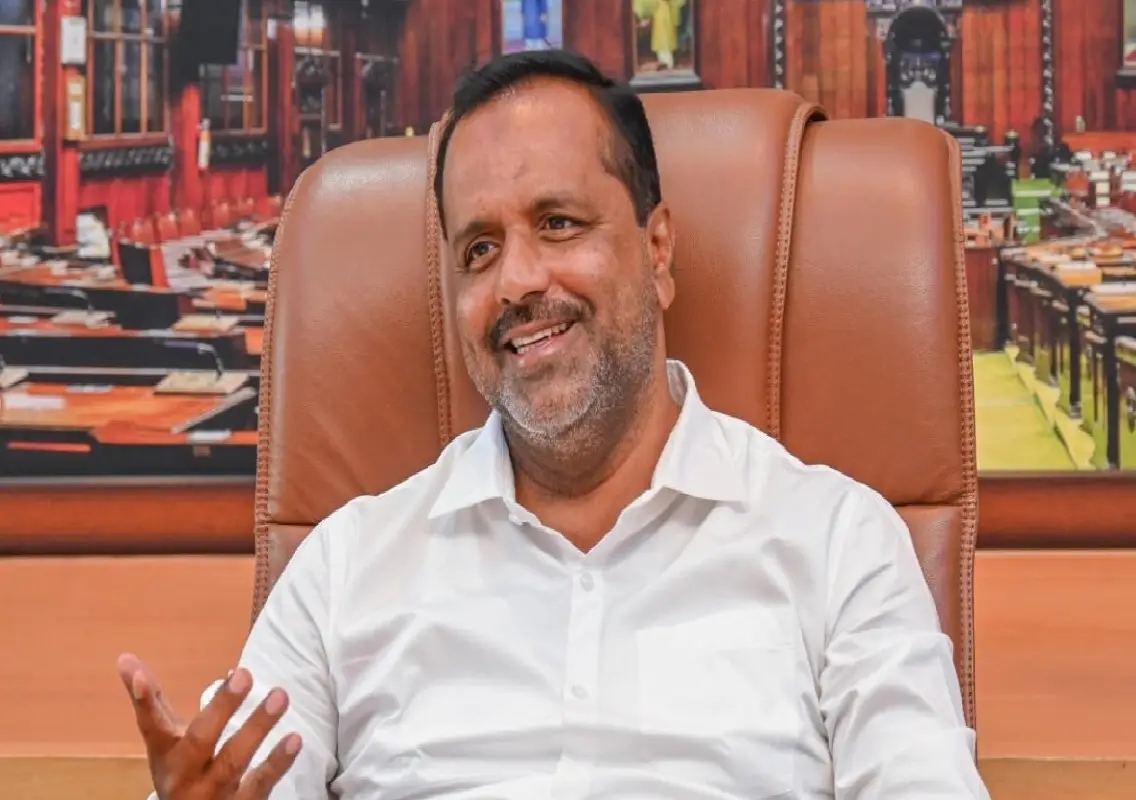 U T Khader urges speedy clearance of single-site and 9/11 applications - News Karnataka