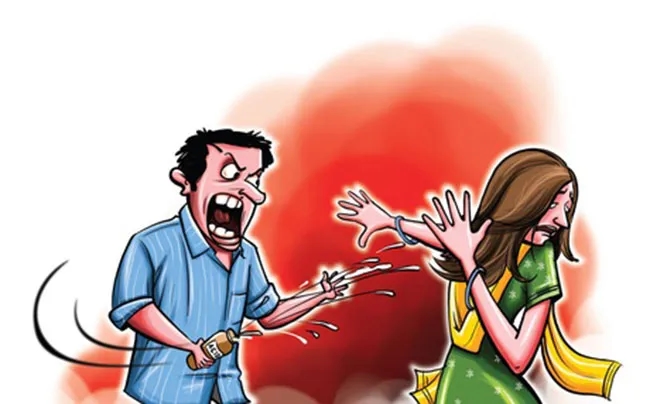 Woman employee injured after chemical attack on company bus near Krishnagiri - News Karnataka