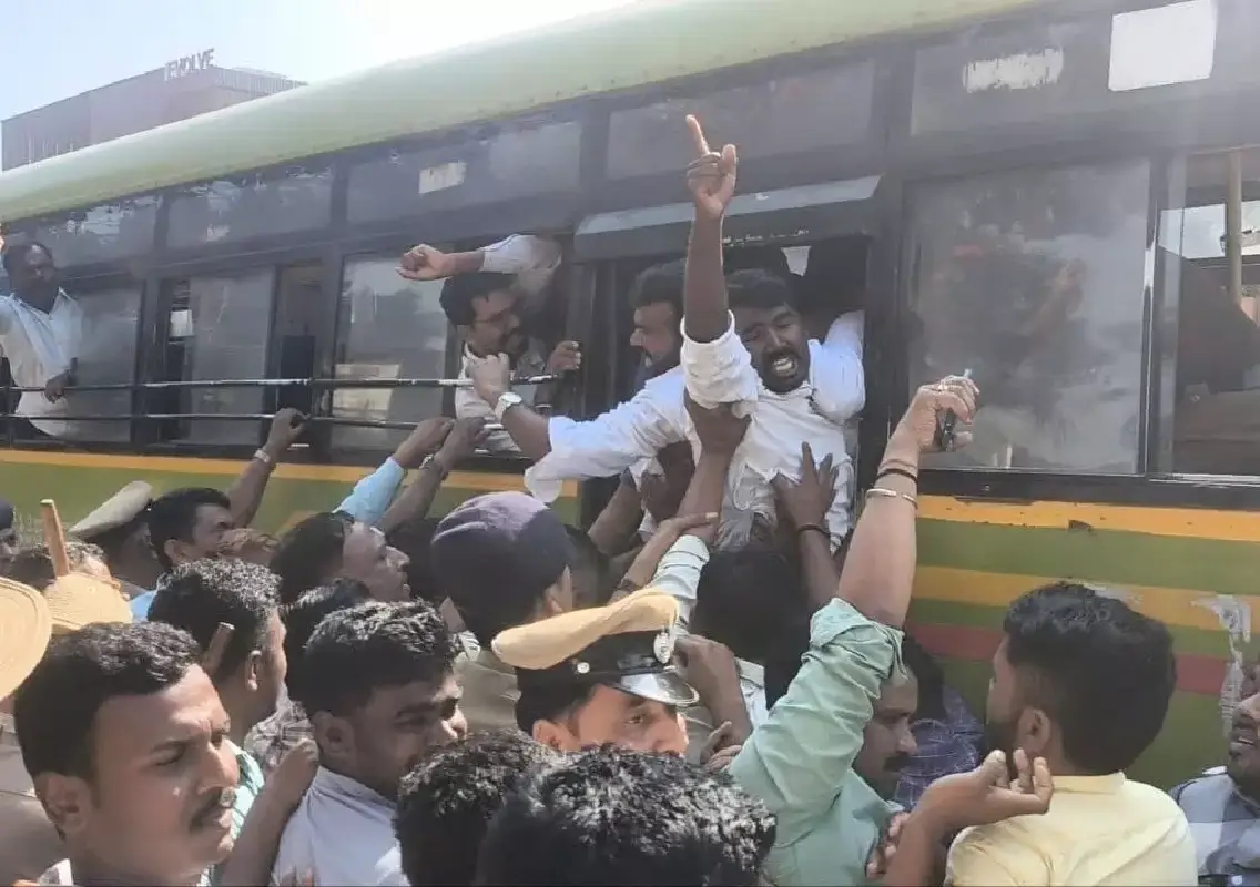 Job aspirants detained in Dharwad after attempting protest without permission - News Karnataka