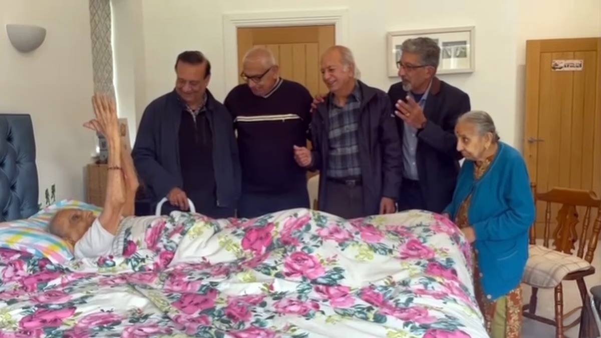 ‘Tere Jaisa Yaar Kahan’: Lifelong friends’ farewell melts the internet - News Karnataka