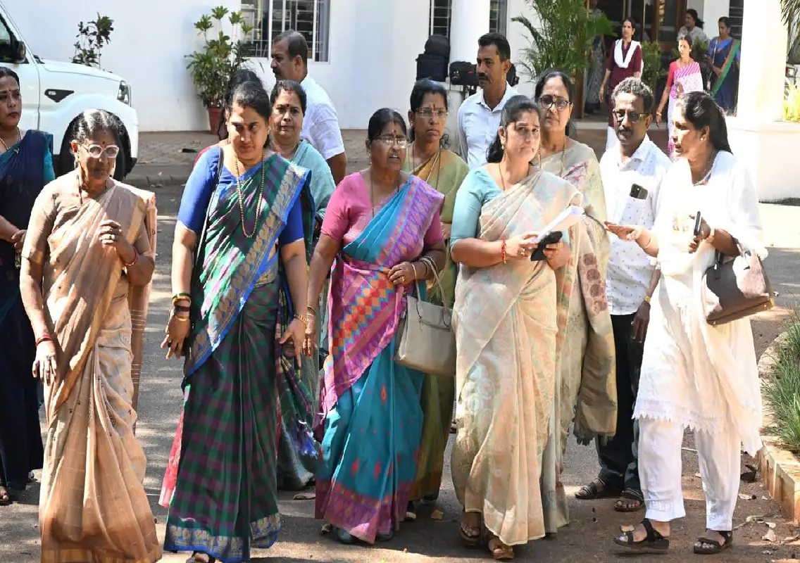 BJP Mahila Morcha seeks action over derogatory post on Sullia MLA - News Karnataka