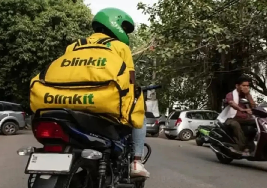 Blinkit rider’s kindness during hospital emergency wins hearts online - News Karnataka