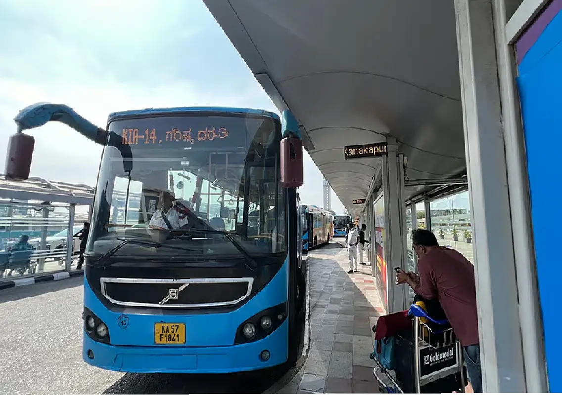 Cut in Vayu Vajra bus bays at airport draws sharp criticism - News Karnataka