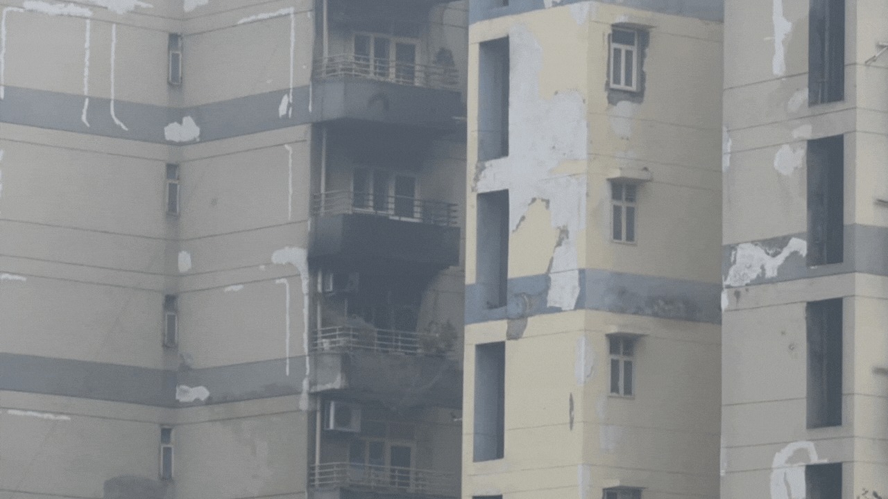 DMRC engineer, wife and daughter die in Majlis Park flat fire - News Karnataka