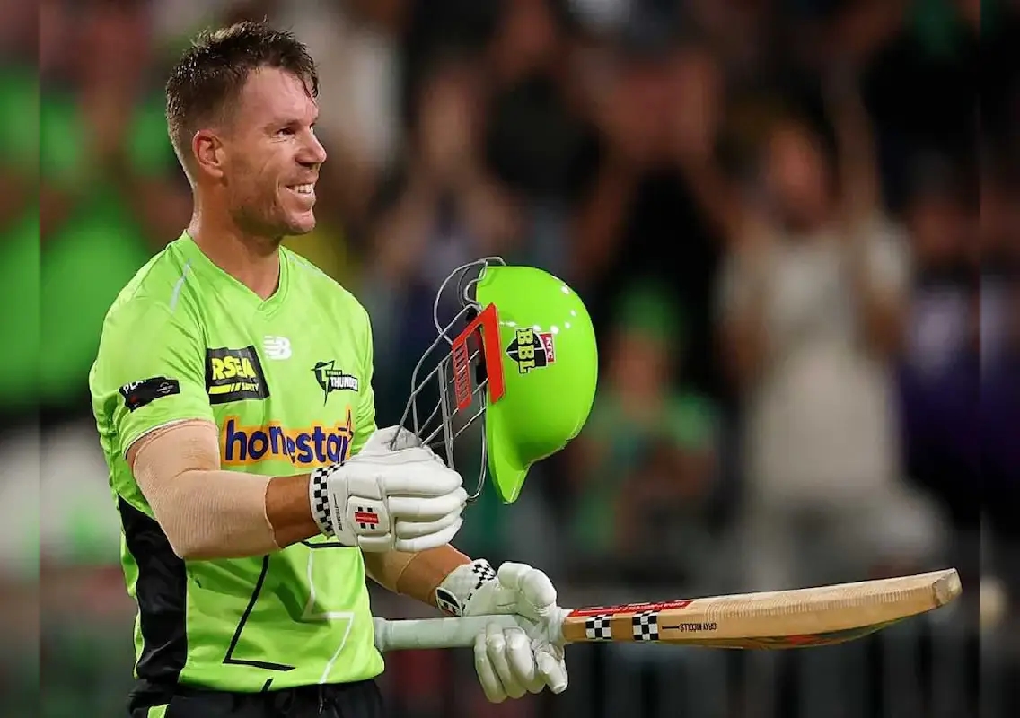 David Warner overtakes Virat Kohli with historic BBL century - News Karnataka