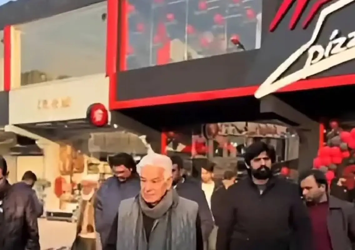 Defence minister inaugurates outlet later termed unauthorised by Pizza Hut - News Karnataka