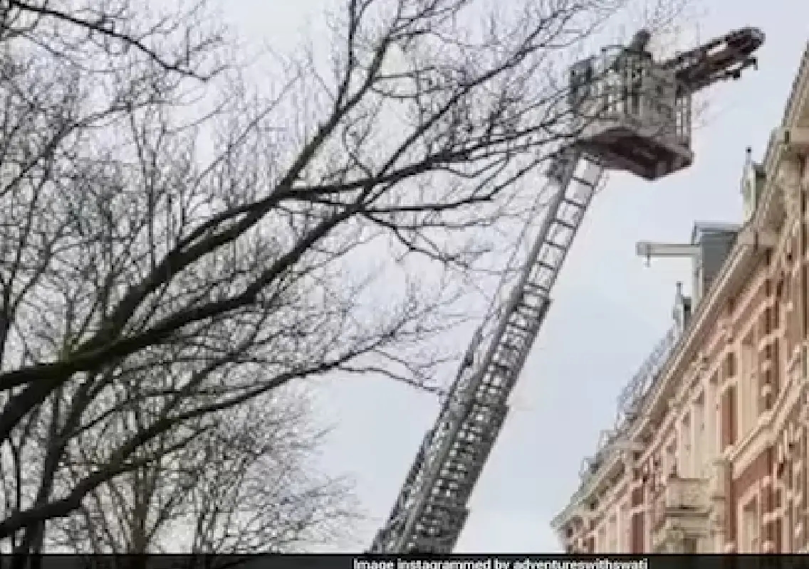 Dutch firefighters use crane to rescue patient from building, video impresses Indian resident - News Karnataka