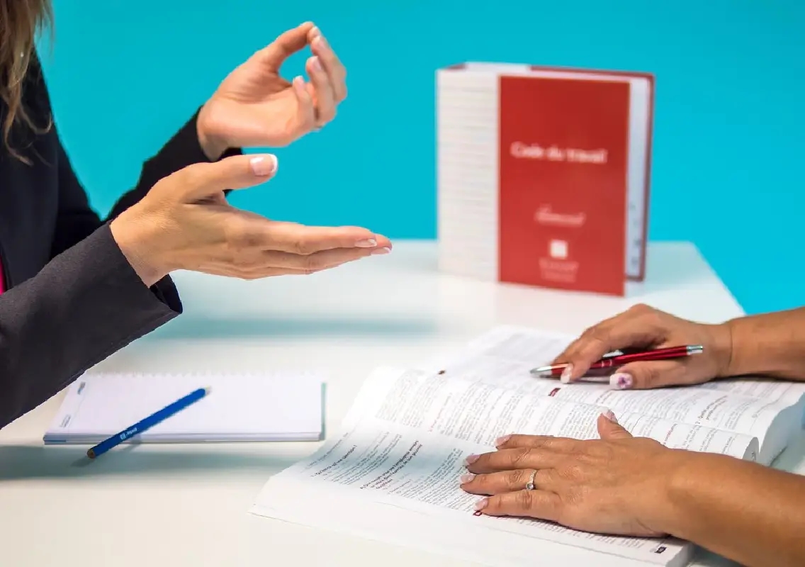 Employee fired for being 10–15 minutes late sparks online debate - News Karnataka