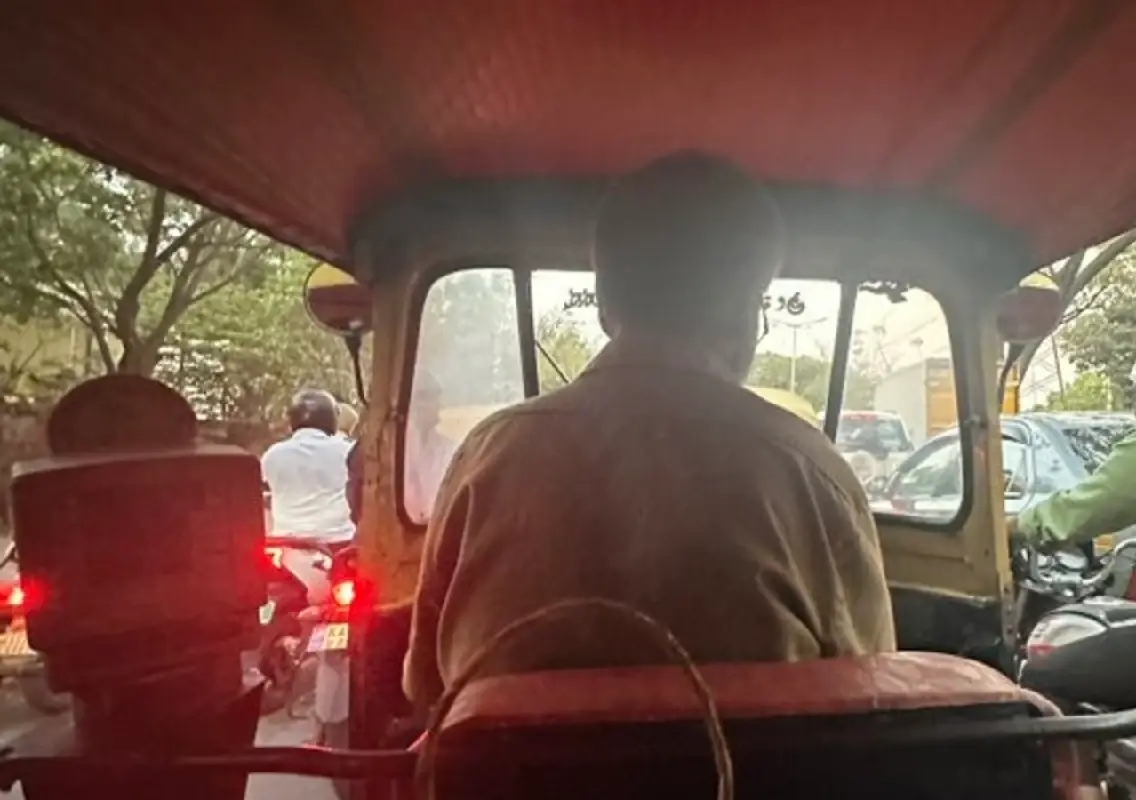 From boardrooms to auto seat, a Bengaluru man finds peace beyond titles - News Karnataka