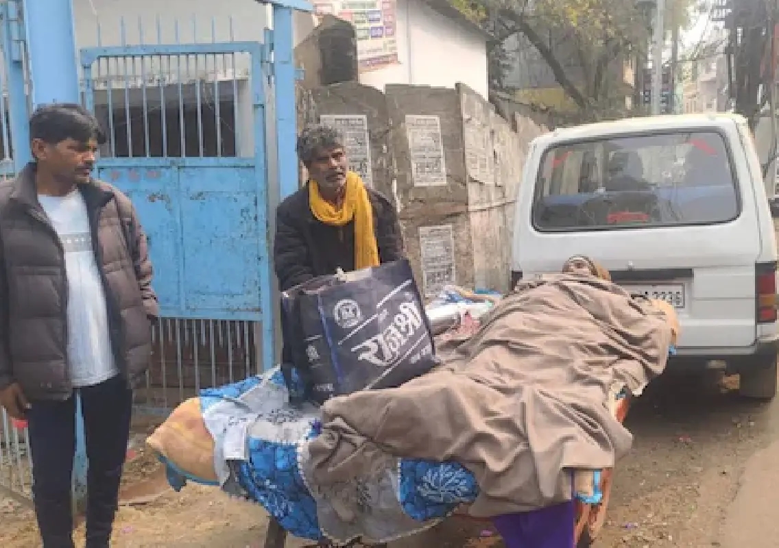 Handcart becomes last hope as woman dies en route to hospital - News Karnataka