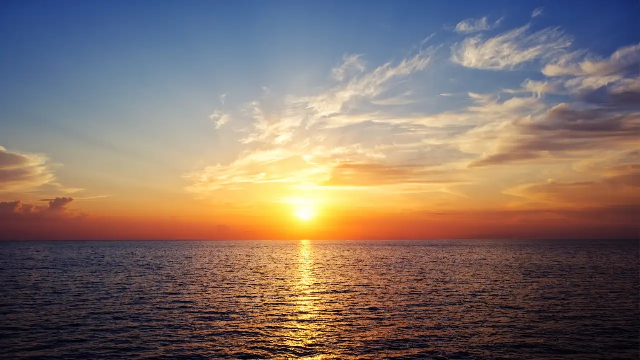 India marks last sunrise of 2025 with calm and gratitude - News Karnataka