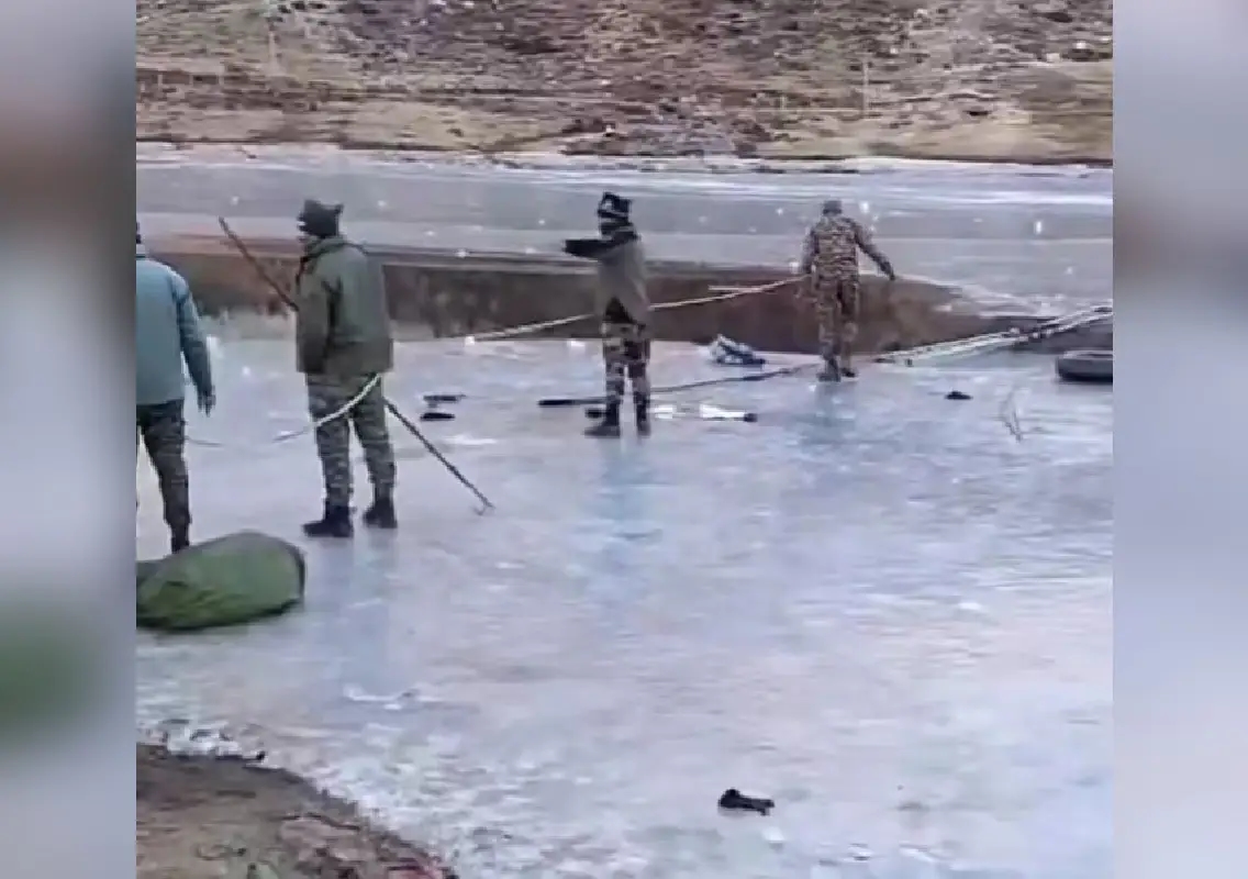 Kerala tourists drown in frozen Sela Lake, one body recovered - News Karnataka