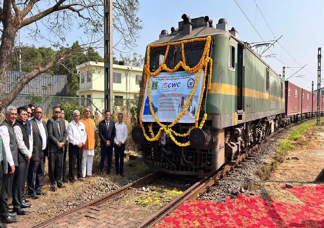 Konkan Railway flags off first container rake from Thokur station - News Karnataka
