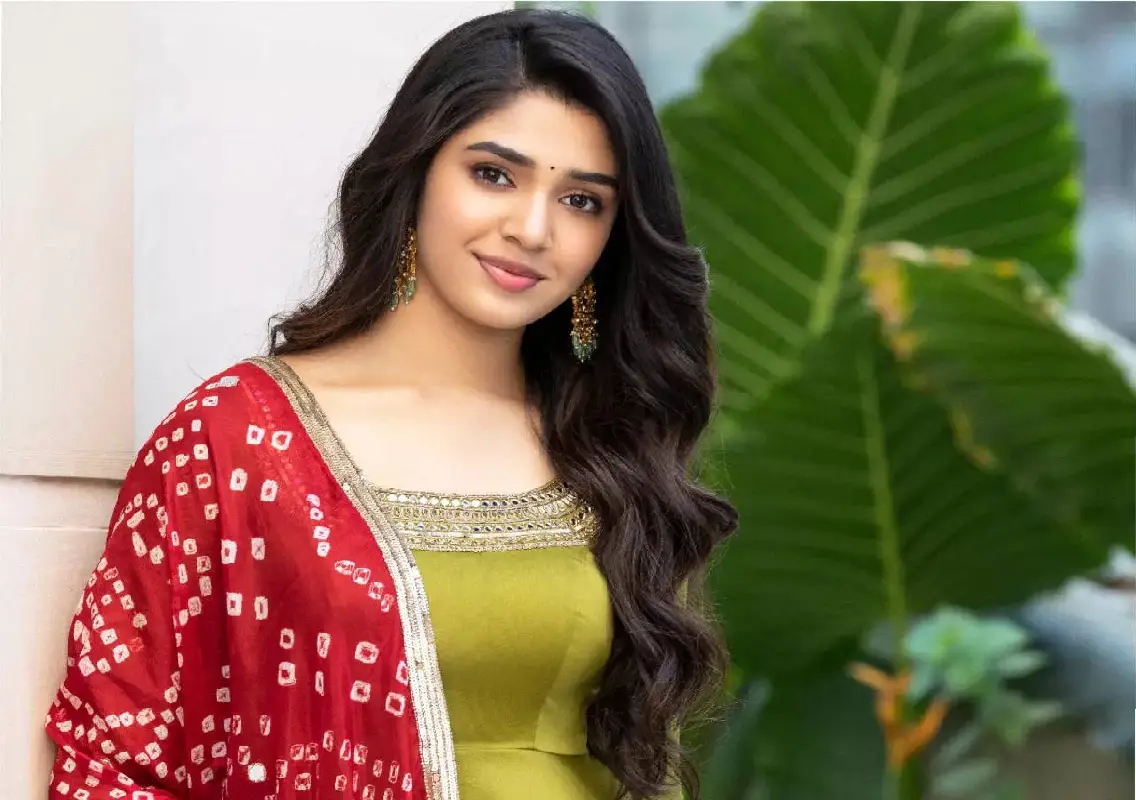 Krithi Shetty yet to sign `Bollywood debut despite buzz around Tiger Shroff film - News Karnataka