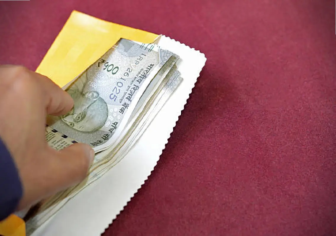 Lokayukta traps Bengaluru police inspector while accepting ₹4 lakh bribe - News Karnataka