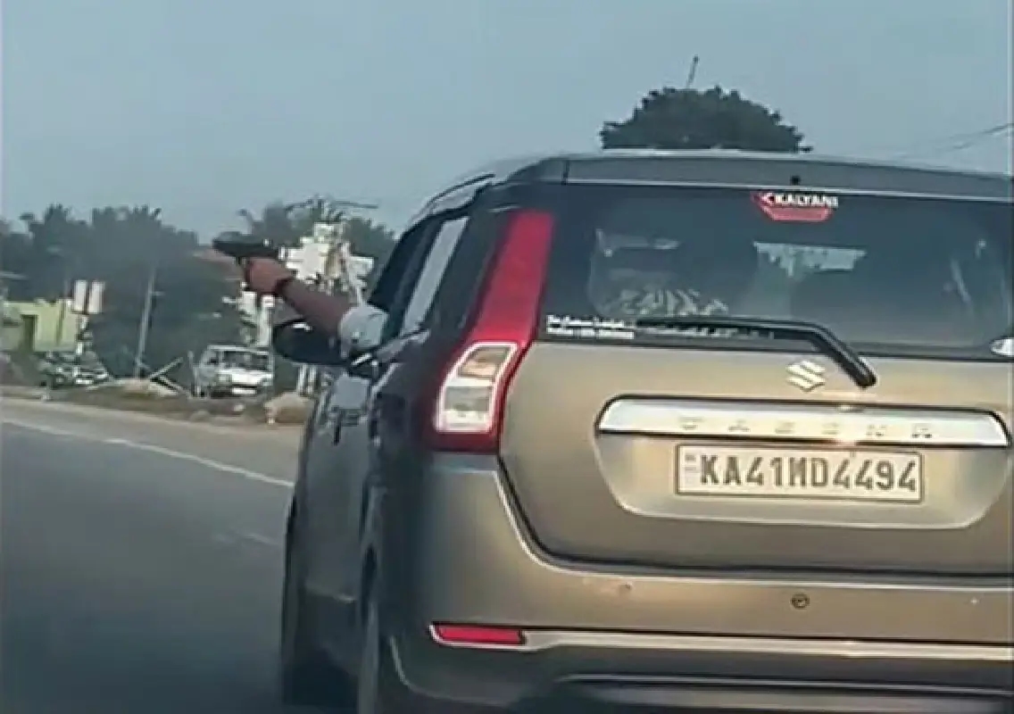 Man brandishing gun on Bengaluru–Mangaluru highway sparks panic: WATCH - News Karnataka