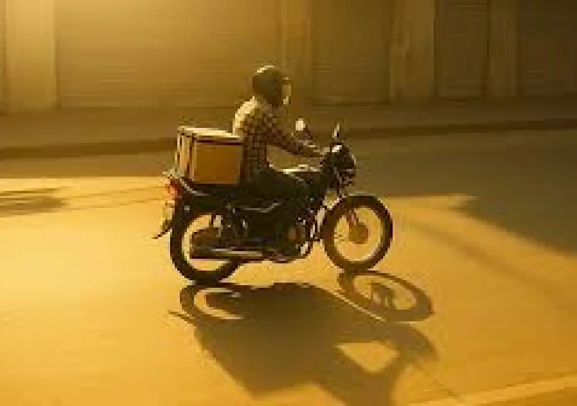 On wheels and on duty: Chennai man delivers hope every night - News Karnataka