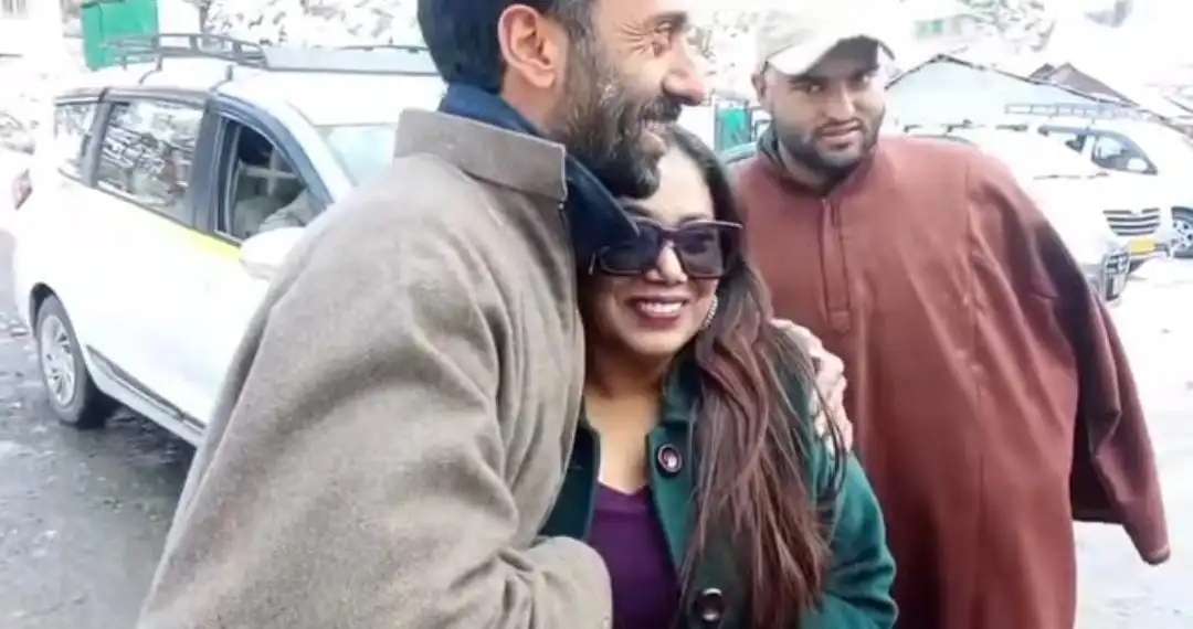 Pahalgam cab driver returns tourist’s bag with cash and iPhone, wins praise - News Karnataka