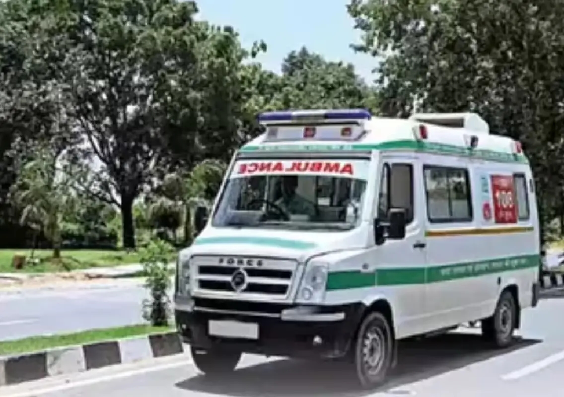 Patient dies trapped inside ambulance after rear door jams at hospital gate - News Karnataka