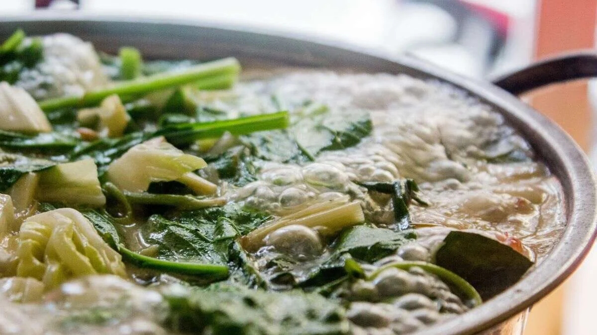 Restaurant fined ₹25,000 for serving non-veg food to vegetarian customer in Ahmedabad - News Karnataka