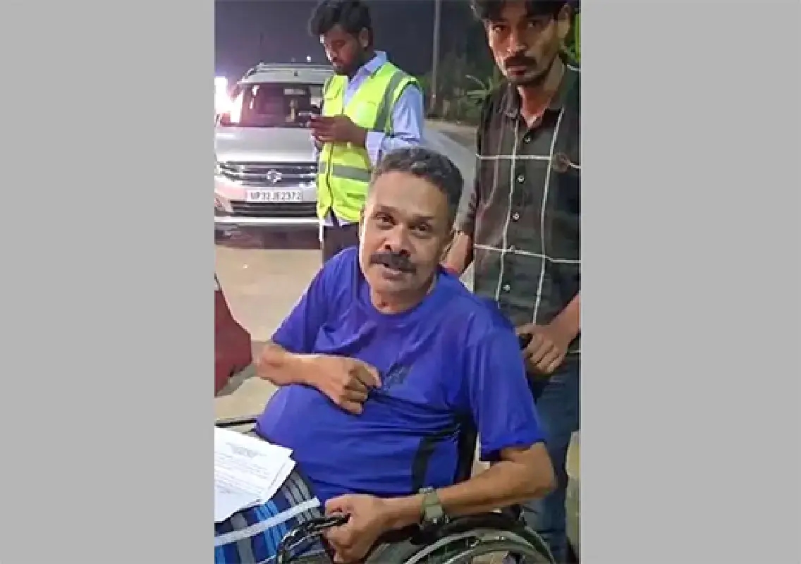 Retired paratrooper allegedly insulted at Sasthan toll on R-Day eve: WATCH - News Karnataka
