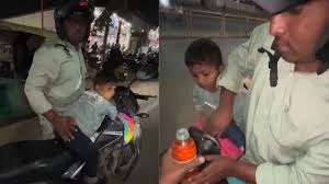 Swiggy delivery agent’s midnight help to stranded family wins hearts - News Karnataka