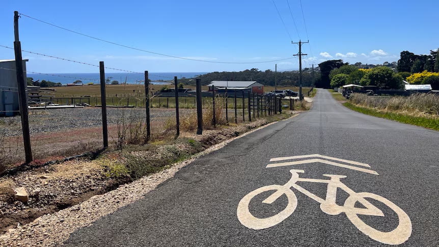 Tasmania police warn e-bike users after teen dies in New Year’s Eve crash - News Karnataka