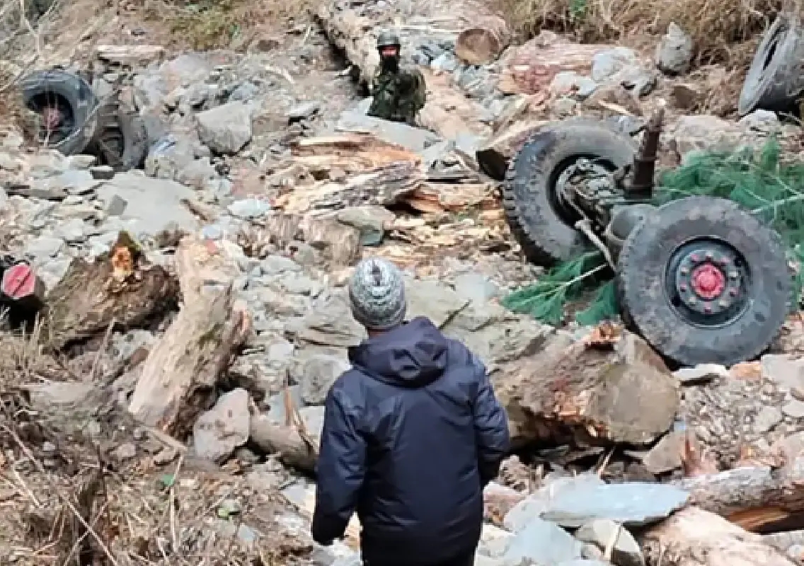 Ten soldiers killed as Army vehicle plunges into gorge - News Karnataka