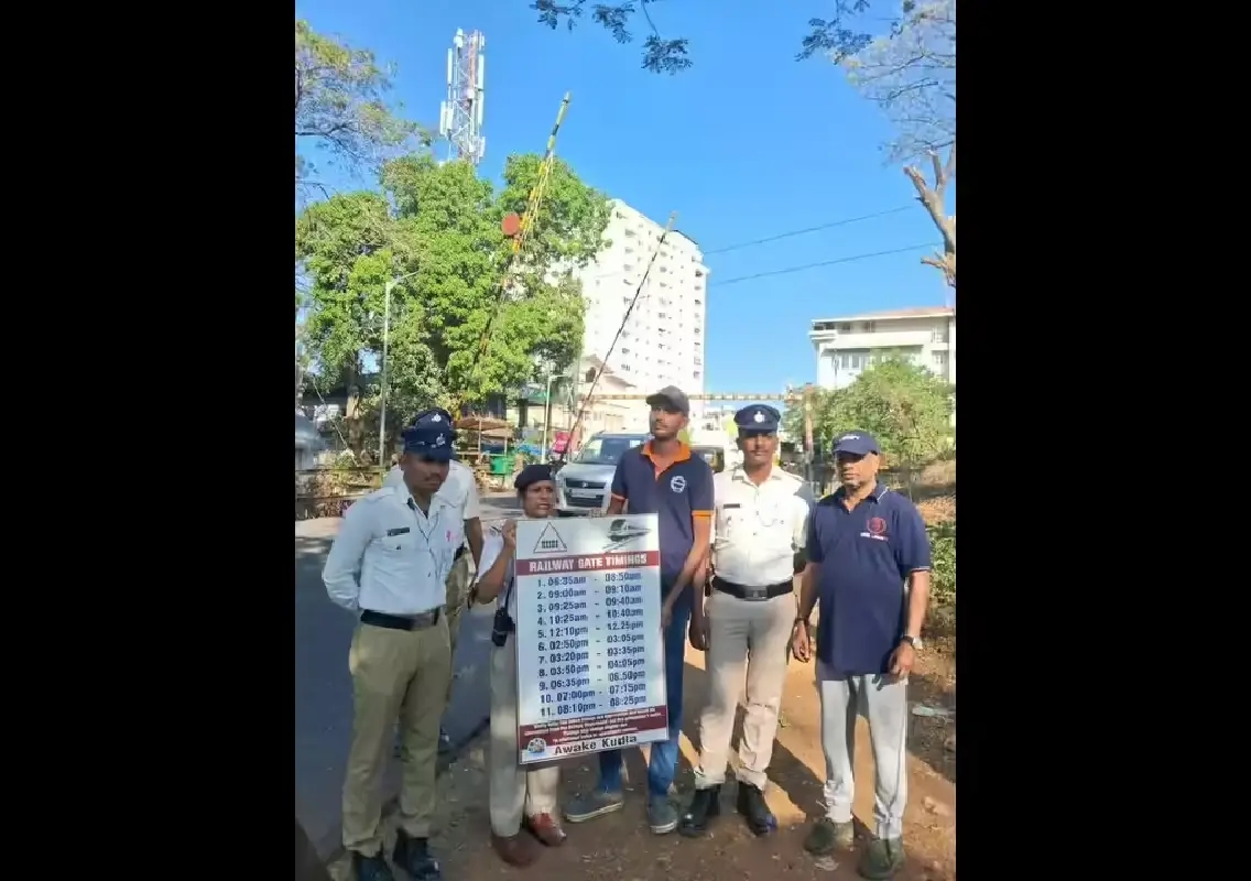 Traffic awareness drive held at Pandeshwar, Hoige Bazaar crossings - News Karnataka