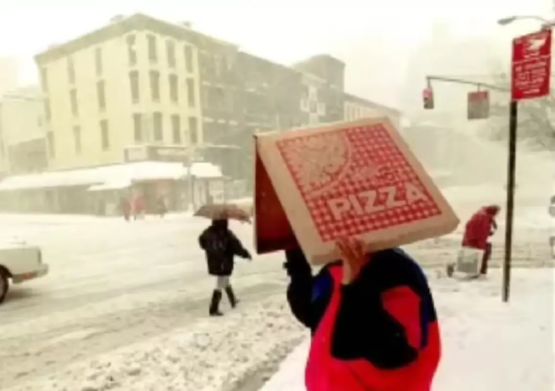 US pizzeria offers free meals to those who help clear snow - News Karnataka