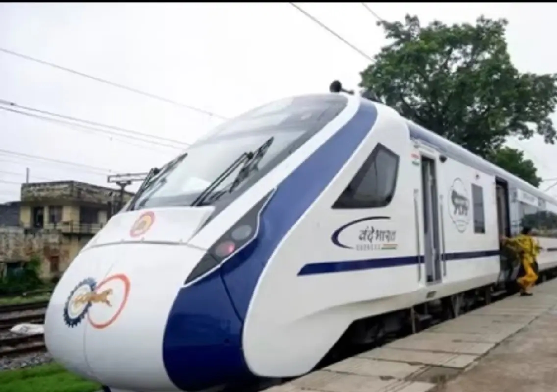 Viral reel stops Vande Bharat train, sparks outrage over passenger safety - News Karnataka