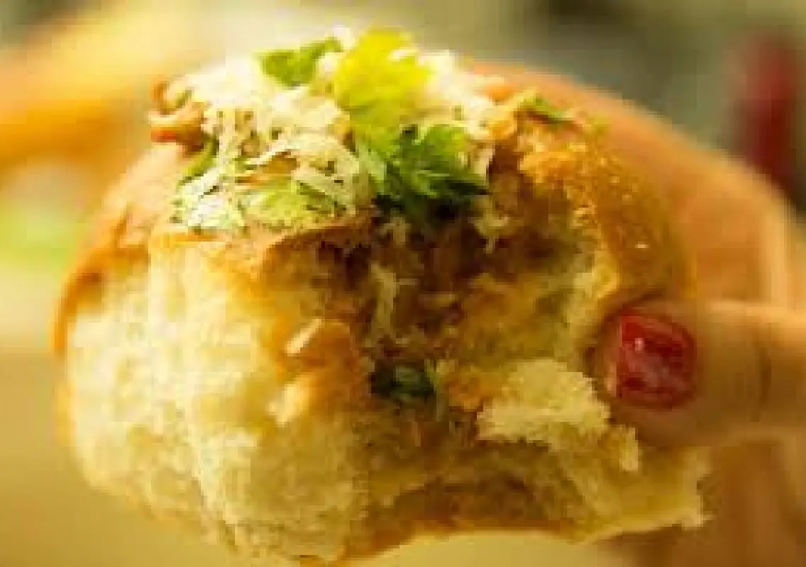 Viral video hilariously explains the ‘infinite loop’ of pav bhaji - News Karnataka