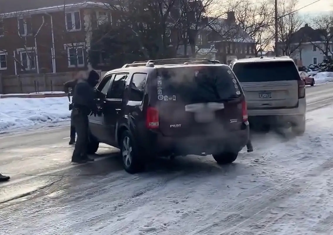 Witness recounts fatal ICE shooting in Minneapolis, says she watched man die - News Karnataka