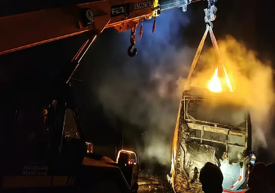 30 escape as sleeper bus falls into ditch, catches fire near Nelamangala: WATCH - News Karnataka