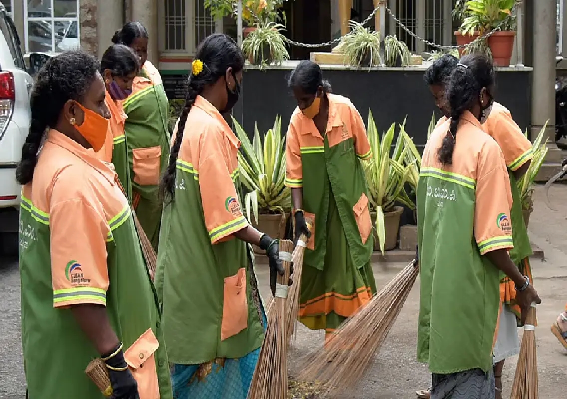 42% pourakarmikas screened in east Bengaluru found ill - News Karnataka