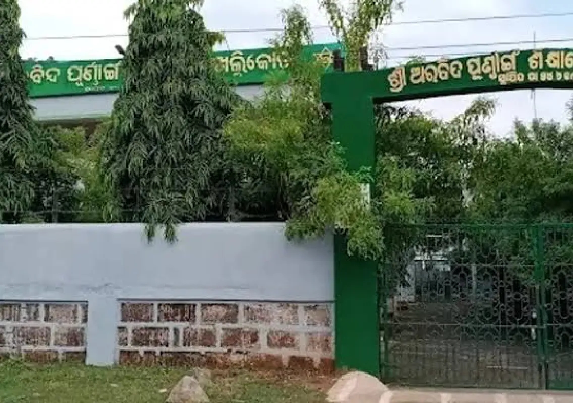 Class 10 student dies after collapsing in hostel - News Karnataka