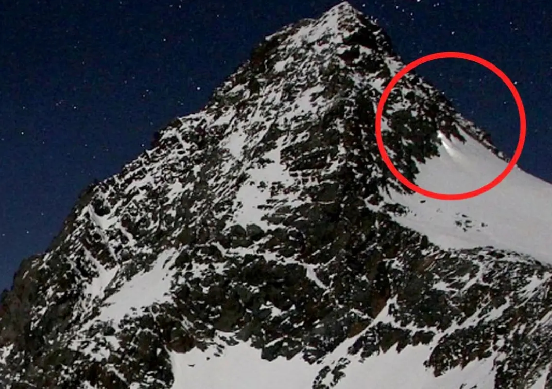 Climber on trial after partner froze near summit - News Karnataka
