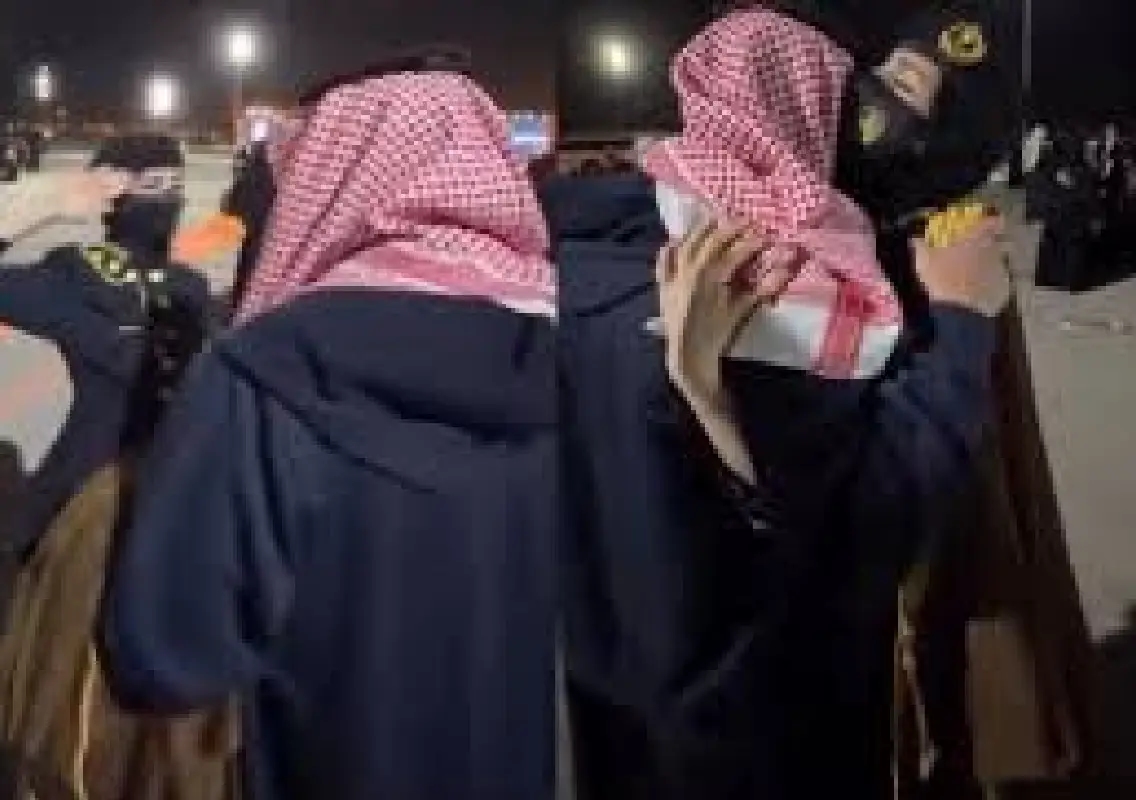 Father’s pride as Saudi woman graduates from security training goes viral - News Karnataka