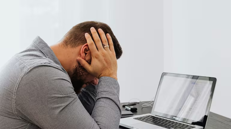 Fired in 30 minutes: Employee’s post sparks debate - News Karnataka